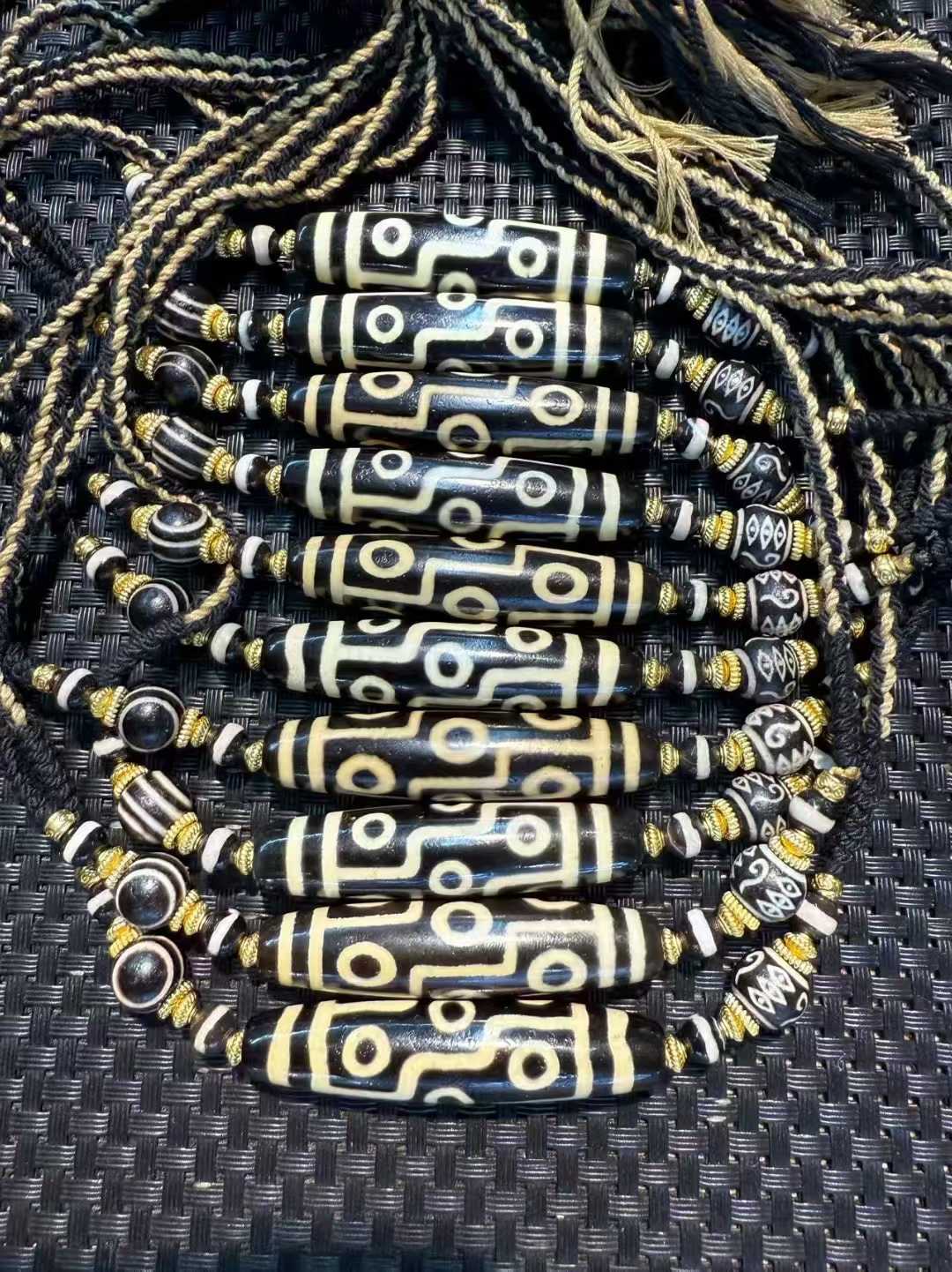 10 pçs/lote 9 olhos com dragão - Ethnic Fashion Designers avaliação e preço